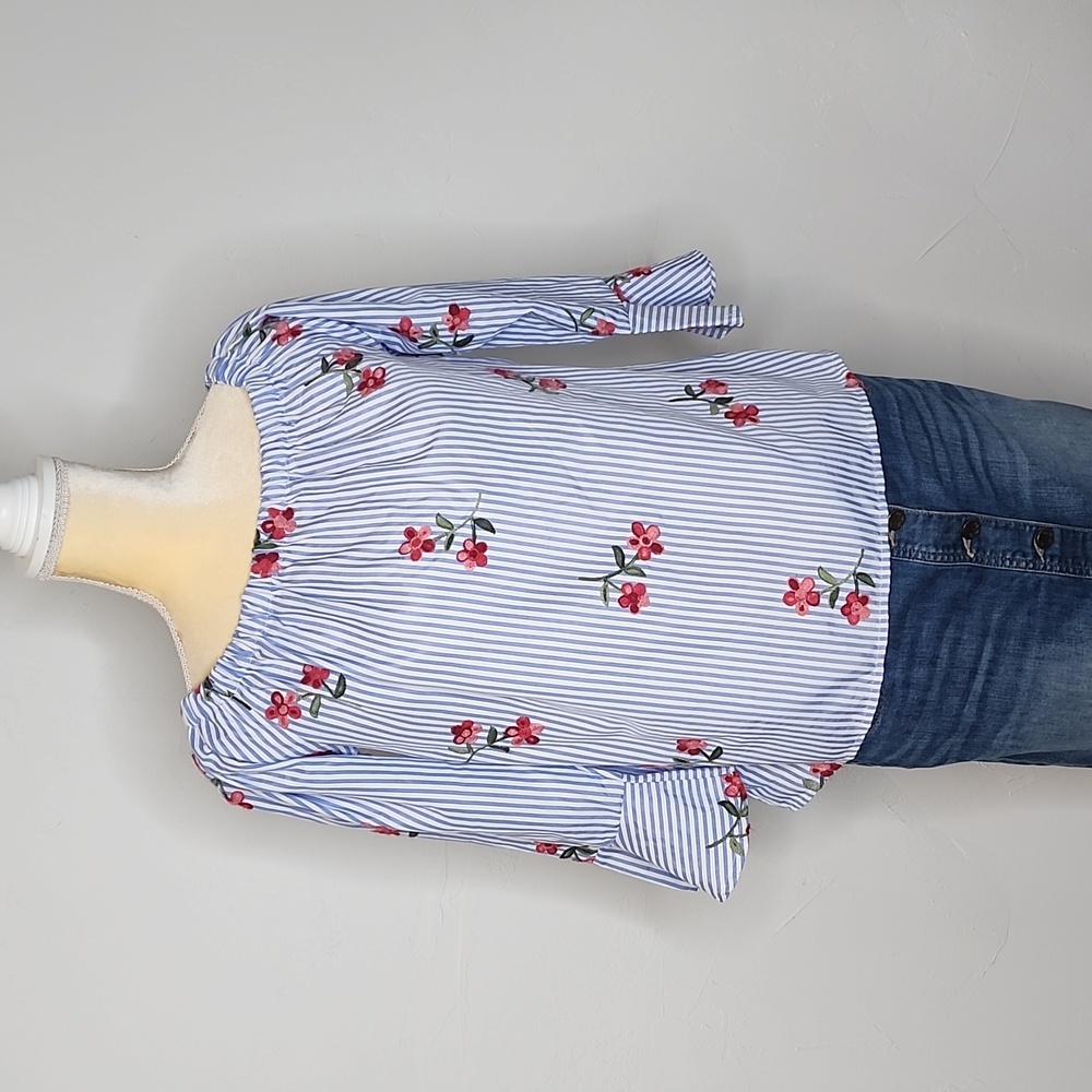 Size S Flores blue and white striped top with embroidered flowers.   A45